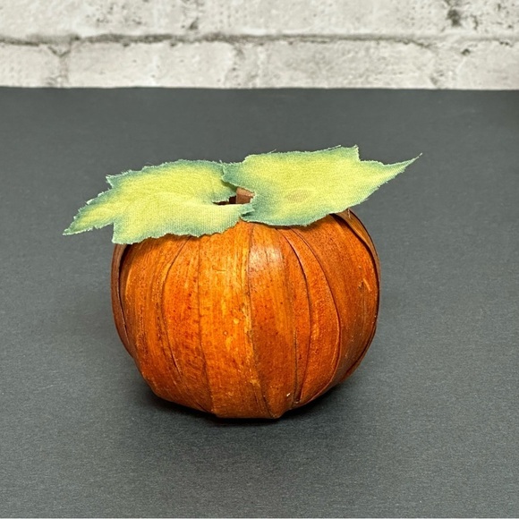 Pumpkins Lot Of 4 Holiday Decor Thanksgiving Fall Decorations - Picture 5 of 9